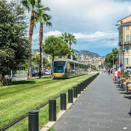Place Massena Coulee Verte アパート ニース